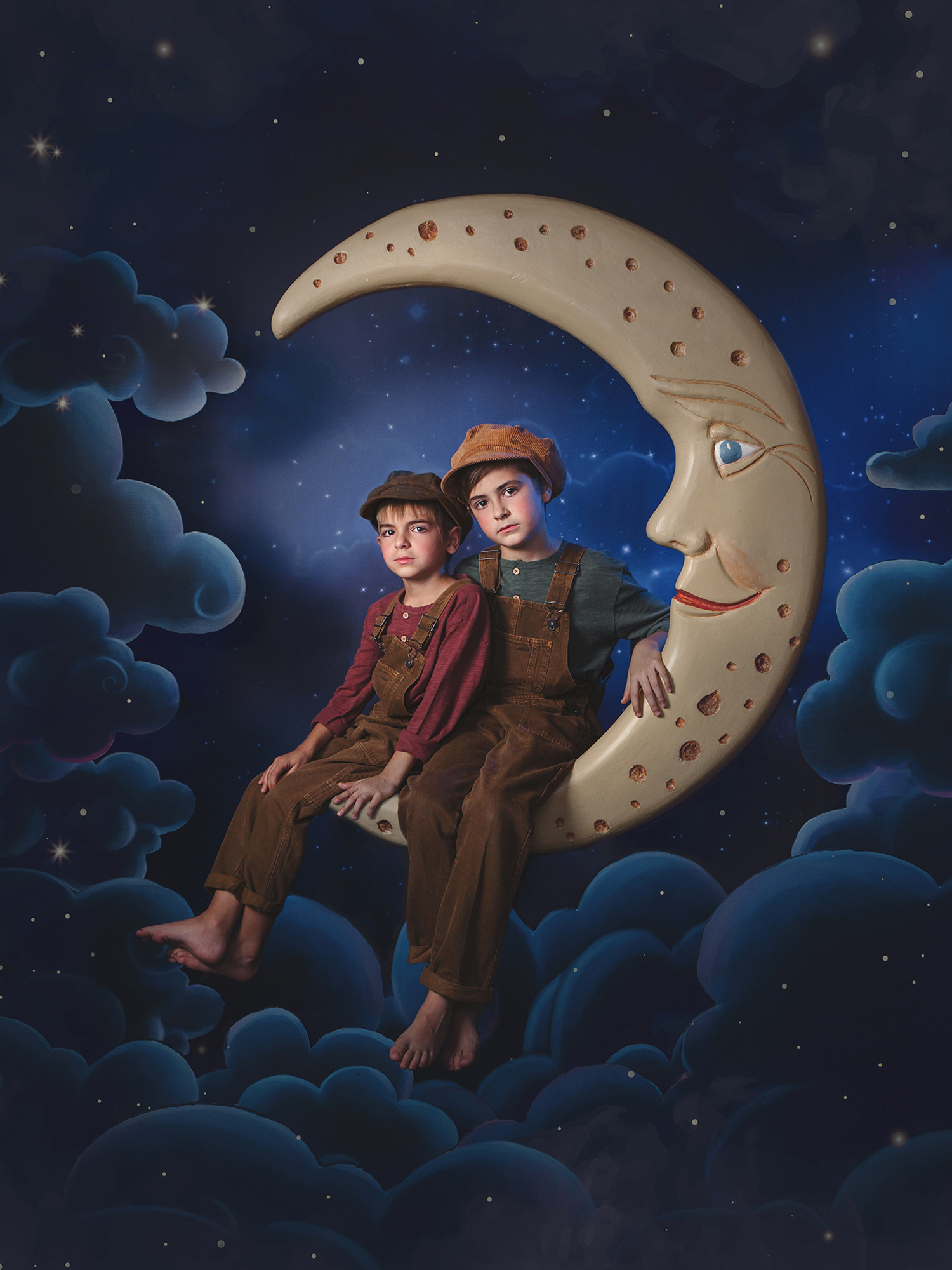 Hermanos sentados con luna - Sesión de cuentos