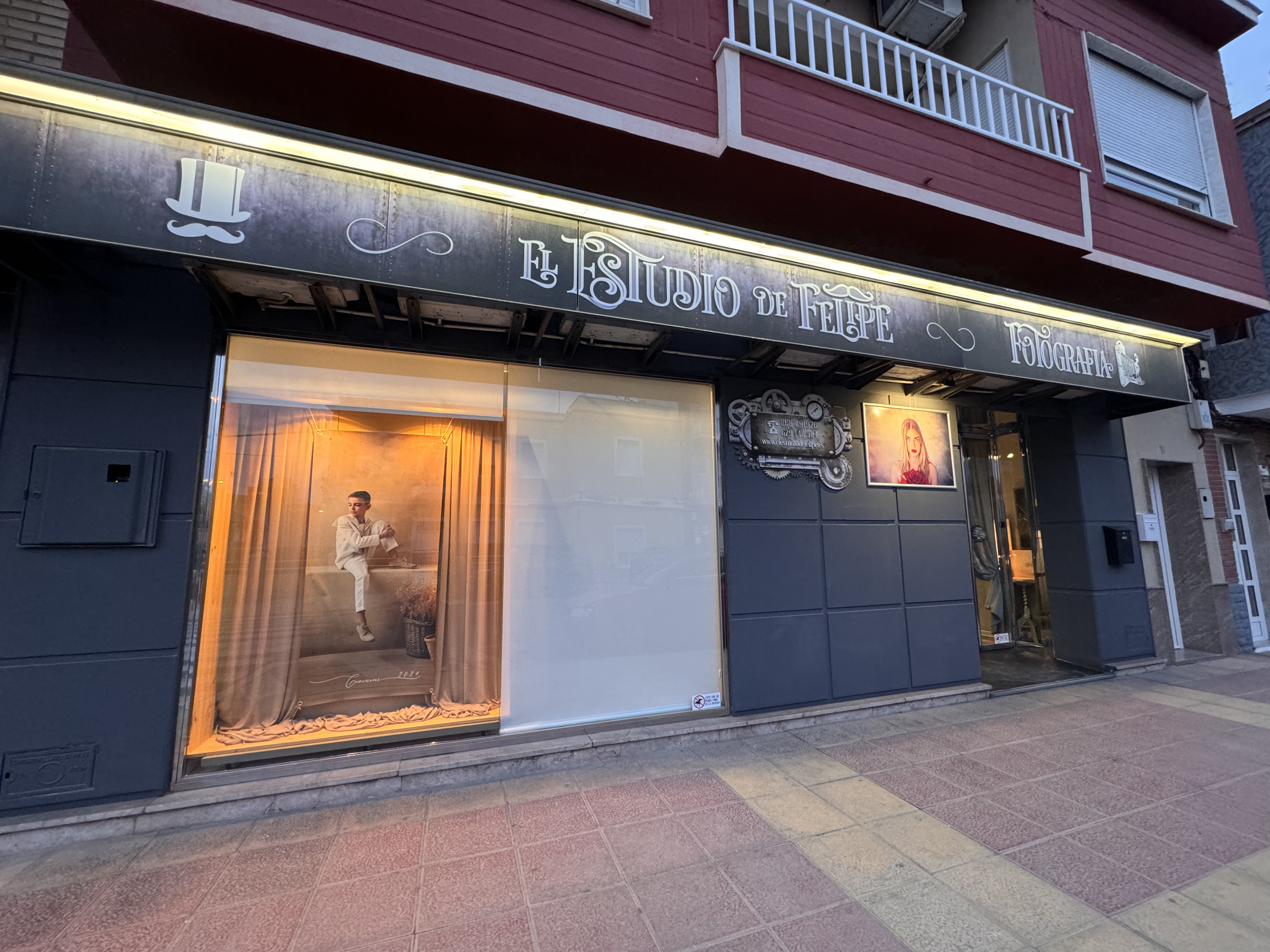 Fachada del estudio de fotografía El Estudio de Felipe en Cartagena